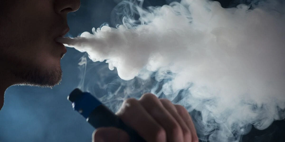 DOES E CIGARETTE CAUSE CANCER? - EXPLORING HEALTH RISKS